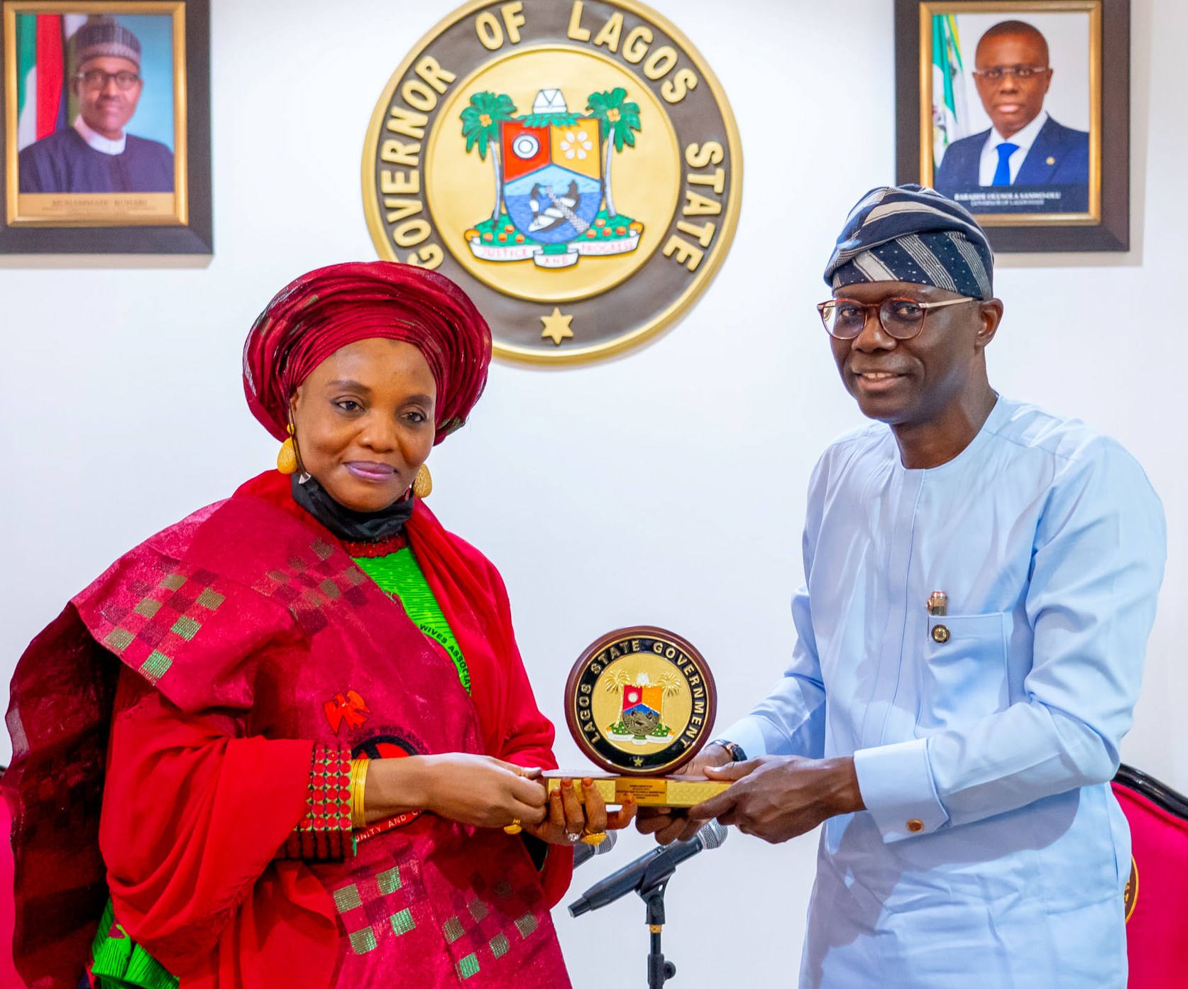 NIGERIAN ARMY OFFICERS’ WIVES ASSOCIATION, NAOWA LED BY WIFE OF THE CHIEF OF ARMY STAFF PAY GOVERNOR SANWO-OLU A COURTESY VISIT